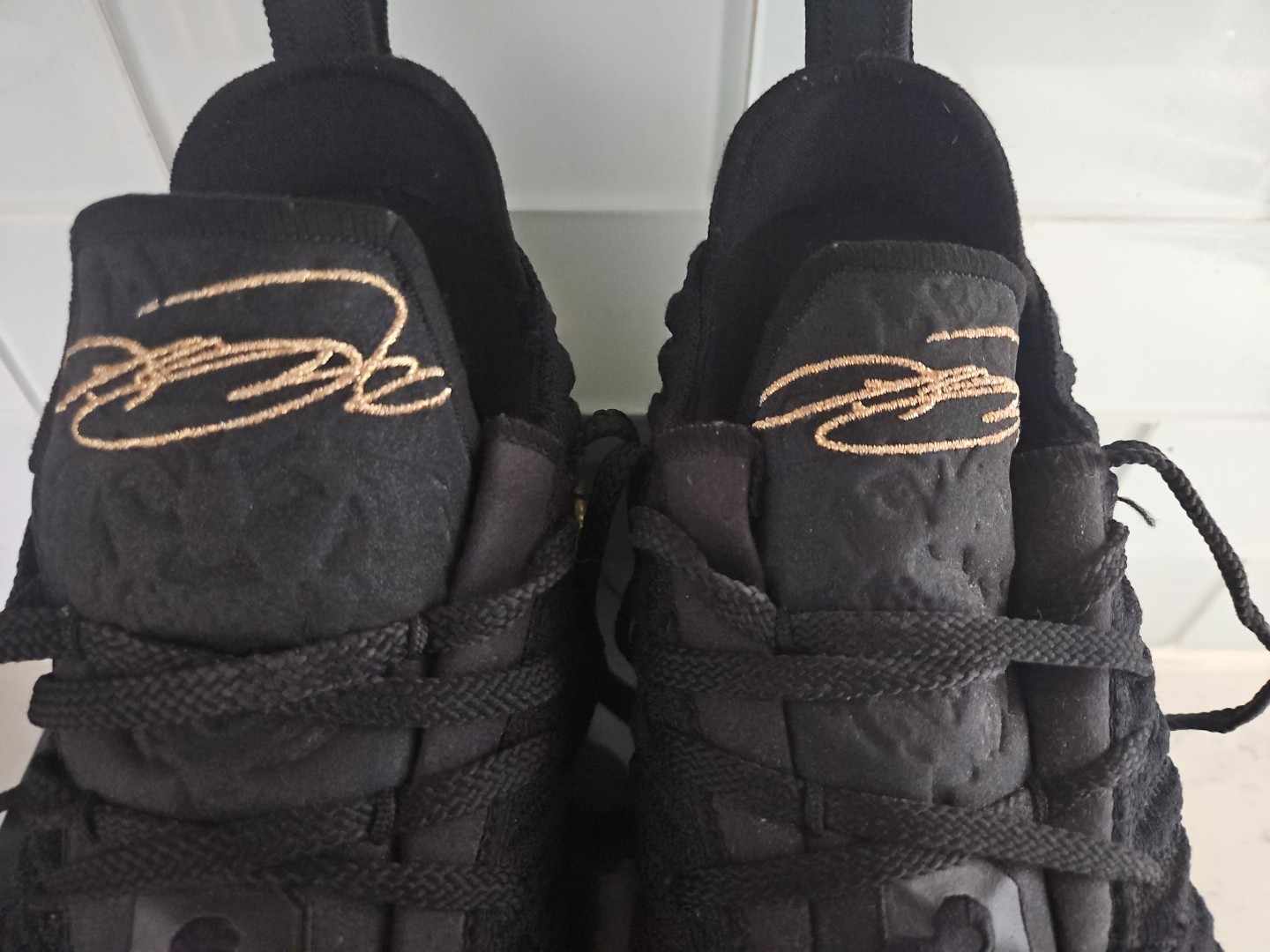 Nike LeBron XVI 16 I'm King in Black and GOLD EXCELLENT image 3