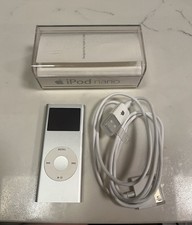 Apple iPod Nano 2nd Gen 2GB Silver A1199 MA477LL/A Calendar USB 2.0