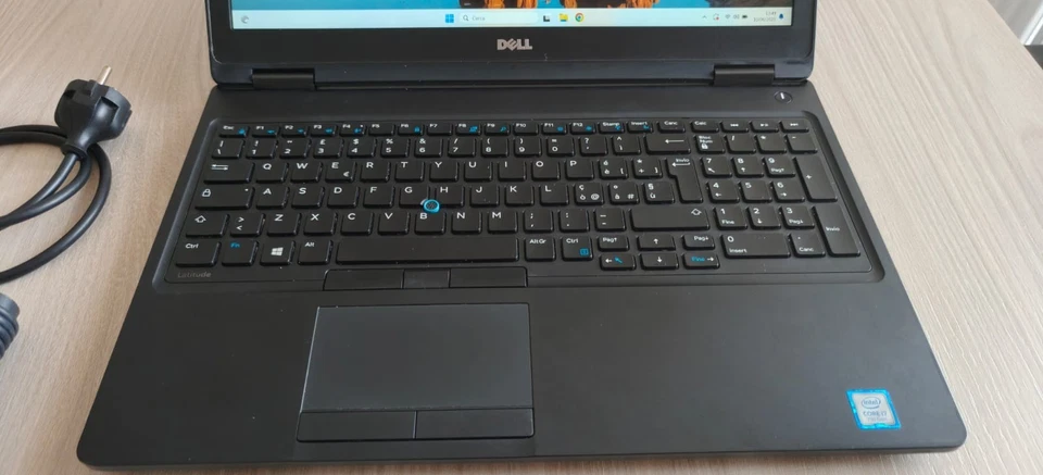 DELL LATITUDE Intel core i7-7820HQ Nvidia 16GB / 512GB, 15,6" FHD Win 11 P - Immagine 2 di 4