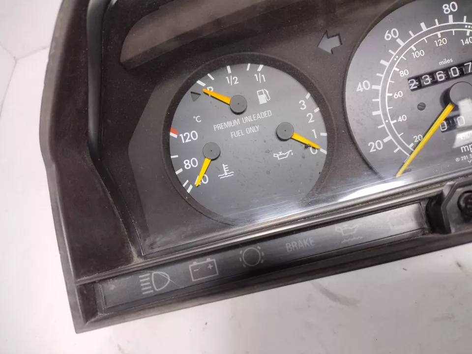 84 - 93 Mercedes-Benz W201 190e cuadro de instrumentos Foto 3 de 4
