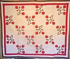 AA AMERICAS ANTIQUES  RED AND GREEN ANTIQUE APPLIQUE QUILT