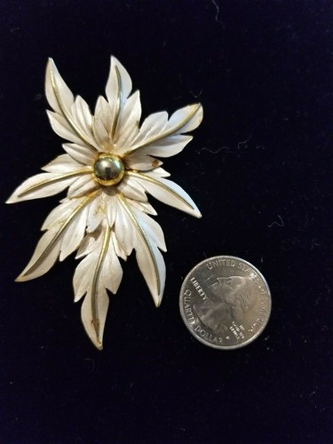 Signed Park Lane Vintage Satin Enamel Leaf Flower Retro Brooch Pin - Picture 4 of 4
