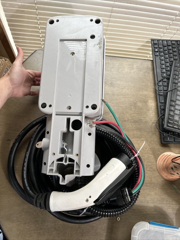 ENEL X JUICEBOX PRO 32 AMP HARD WIRED RESIDENTIAL EV CHARGER. MODEL