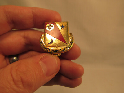 U.S. ARMY 294th Field Artillery Regiment Unit Crest Lapel Insignia ...