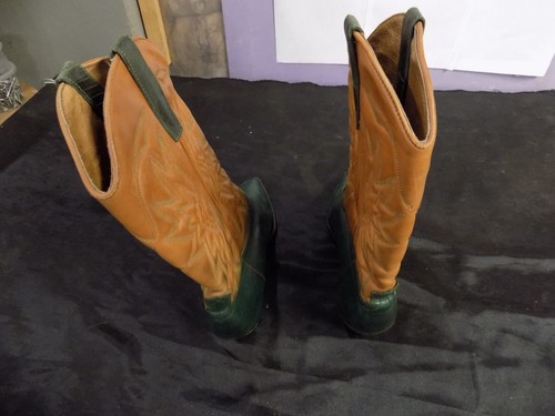 Bort Carleton CUSTOM Cowboy Boots Leather Mens Size 8 Green and Tan SHARP!!! - Picture 7 of 9