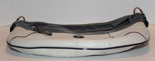 Bolso de Mano Genuino Coach Laura Hobo Cuero Crema Azul Marino Patente Borde C1026-F14886 - Imagen 4 de 10