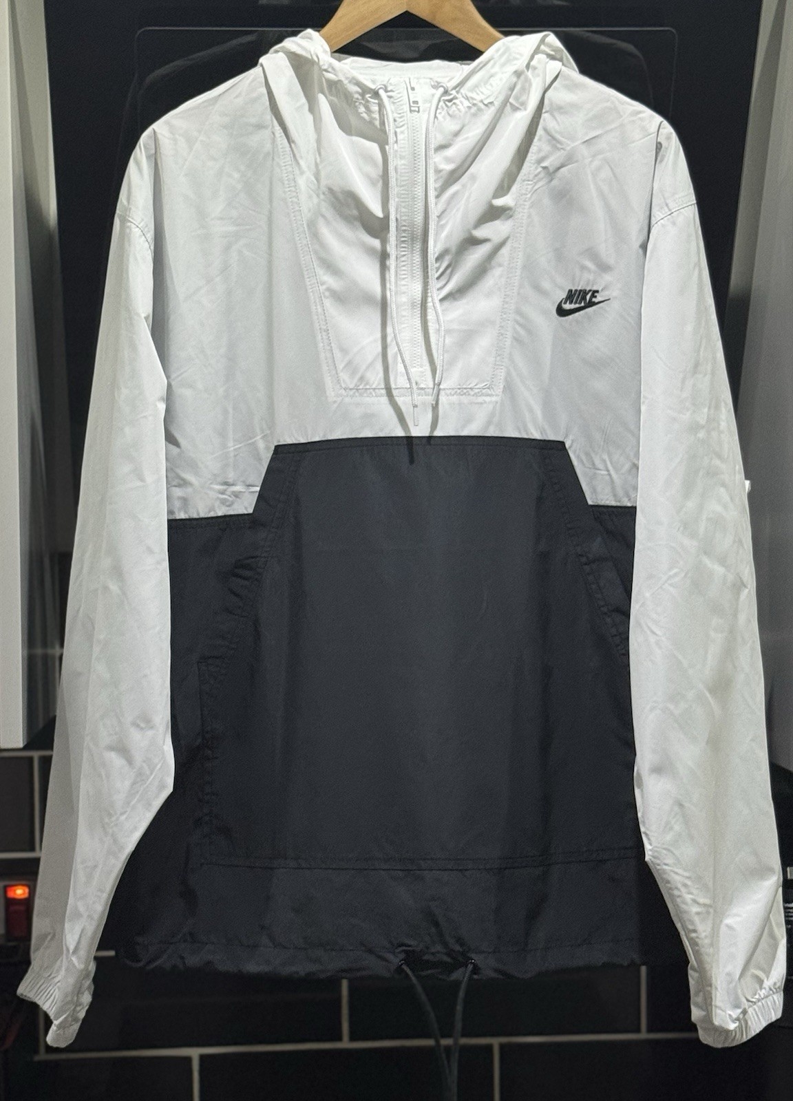 SACAI X NIKE Giacca a vento uomo Nike 1 2 zip con cappuccio antipioggia. Taglia Media