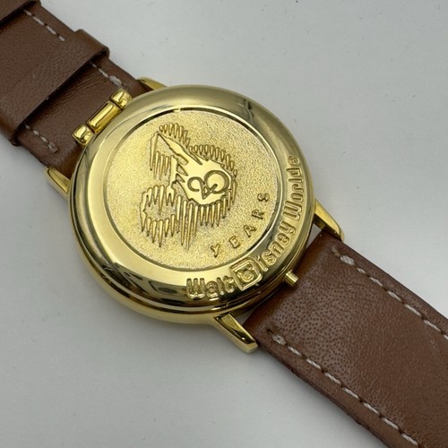 A Walt Disney World Surprise Spring Loaded Brown Leather Gold Tone Watch Case - Picture 7 of 8