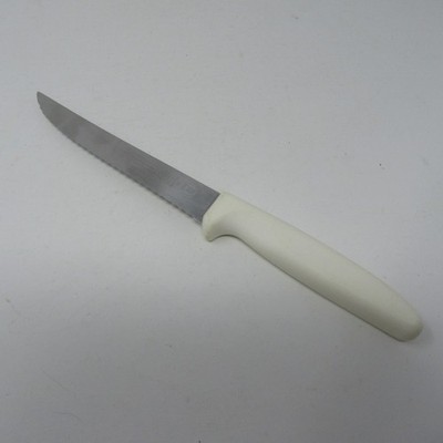 MUNDIAL 5622-6E 6'' Serrated-Edge Slicing Utility Knife White Used