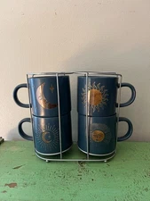 Set of 4 Arrow & Feather Stackable Coffee Mugs w Display Rack Sun Moon Astrology