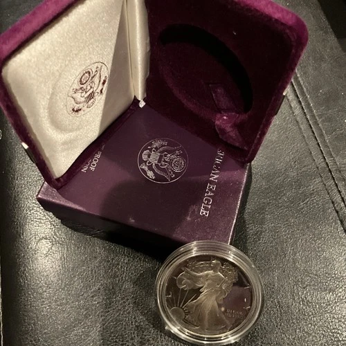 1987 American Eagle Proof Silver Dollar / 1 oz .999 Silver /  Uncirculated