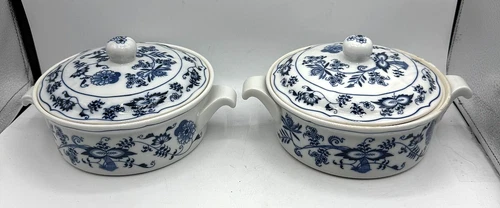 Set of 2 Vintage BLUE DANUBE Japan 8" Round BLUE ONION Casserole Dishes w/ Lids