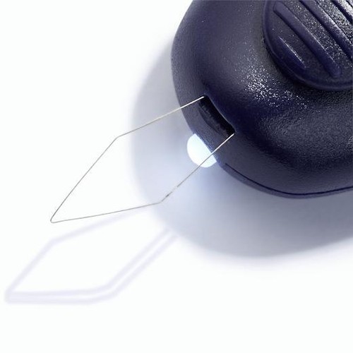Prym LED Needle Threader with Cutter 611125 - Picture 3 of 3