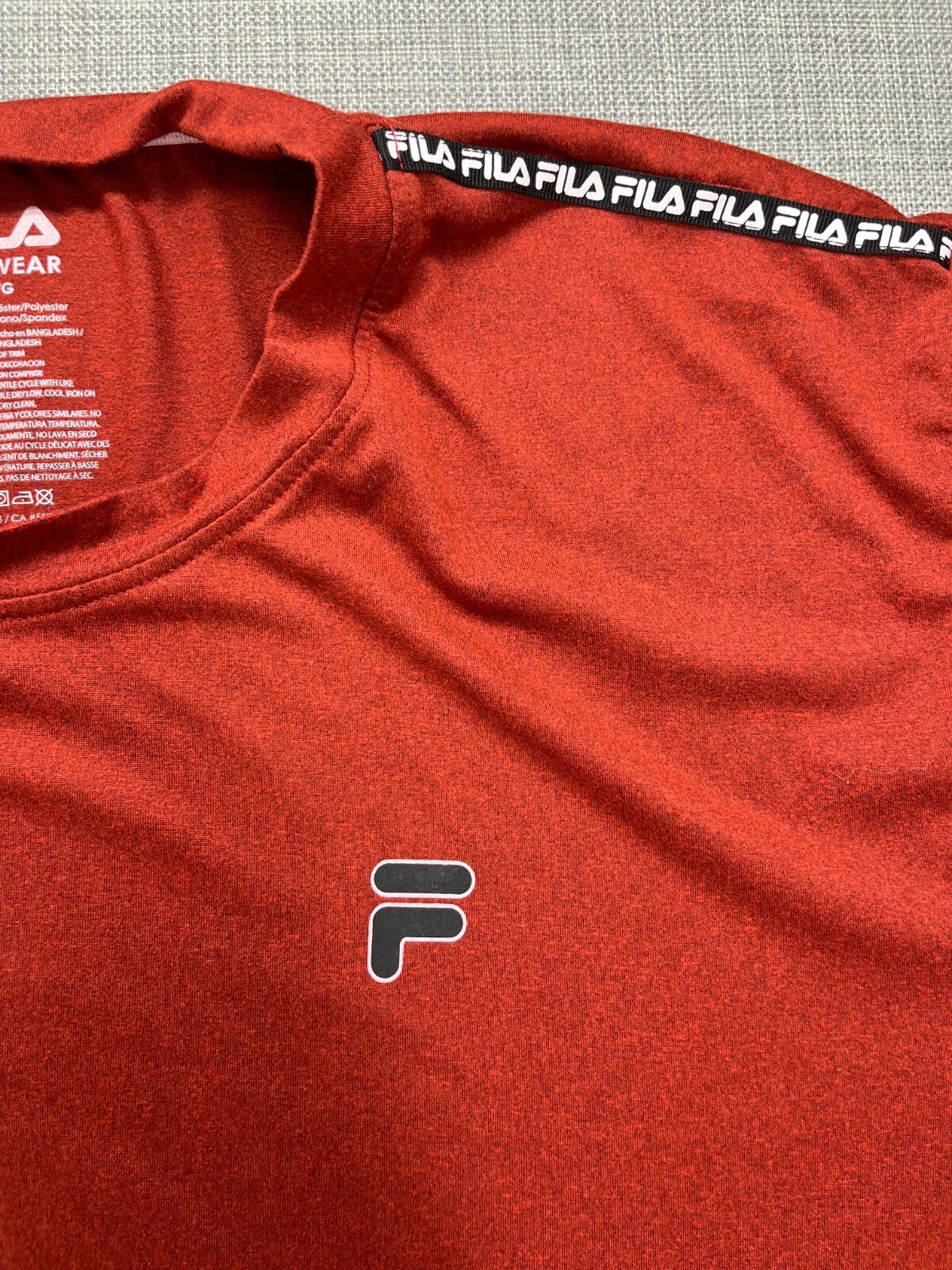 "T shirt uomo Fila taglia large rosso scuro maniche corte collo a vite 23"" x 29"