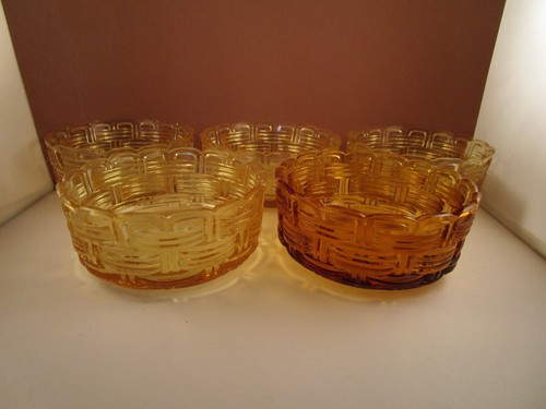 Vintage LE Smith Glass Amber Yellow Wicker Basket Set of 5 Berry Bowls - Picture 2 of 8