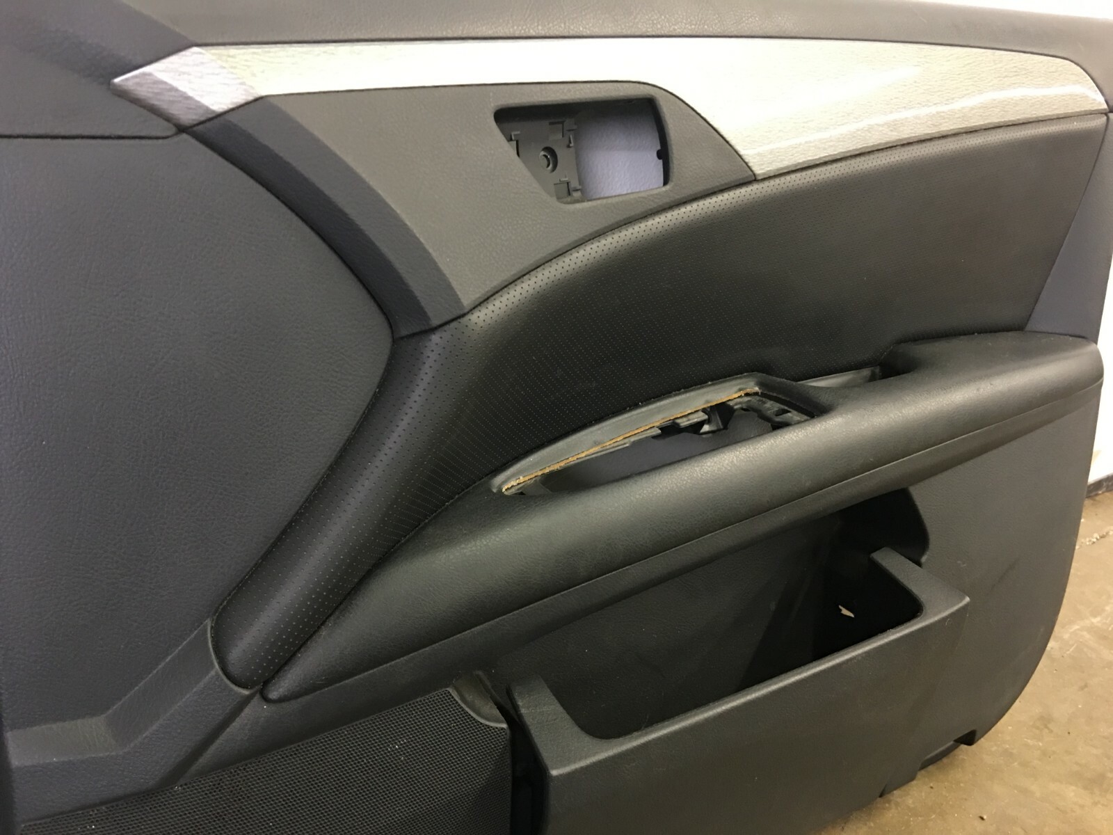 2005 2006 2007 Toyota Avalon Front Right Black Door Panel Piece eBay