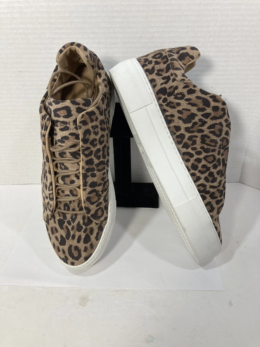 Platform deals leopard trainers