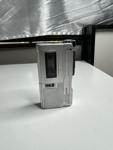 Sony Microcassette-Corder M-560V VOR Handheld Voice Recorder- - Picture 1 of 8