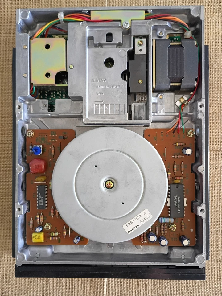 5.25 Floppy Disk Drive Sankyo, Toshiba, And Mits Componets. Made In Japan - Image 2 of 4
