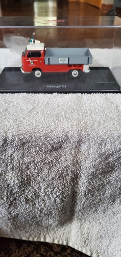 Schuco Volkswagen 1/43 T2a Fire Truck - Picture 1 of 5