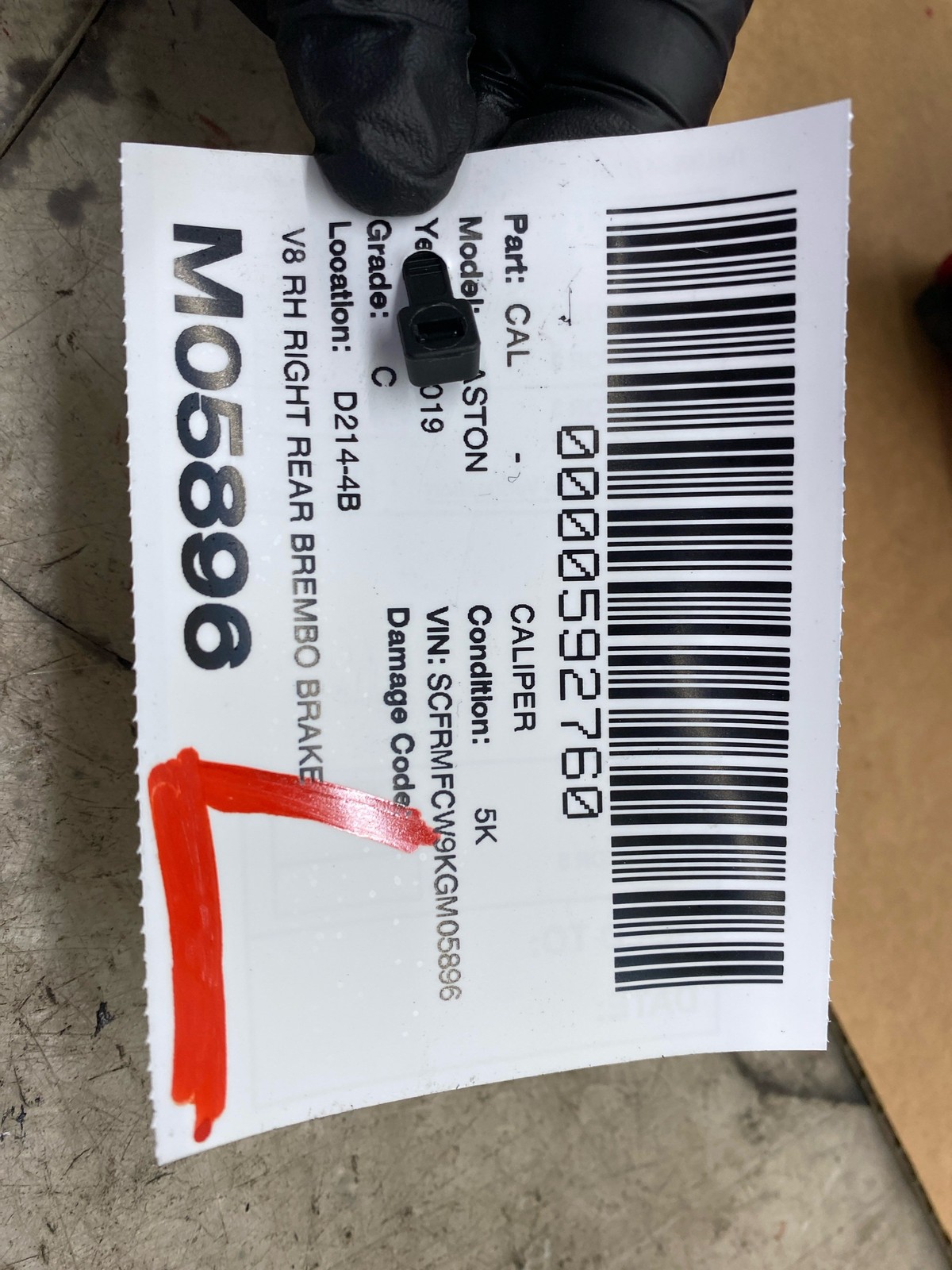 2017-2023 ASTON MARTIN DB11 V8 RIGHT REAR BREMBO BRAKE CALIPER RED *SCRATCHED*