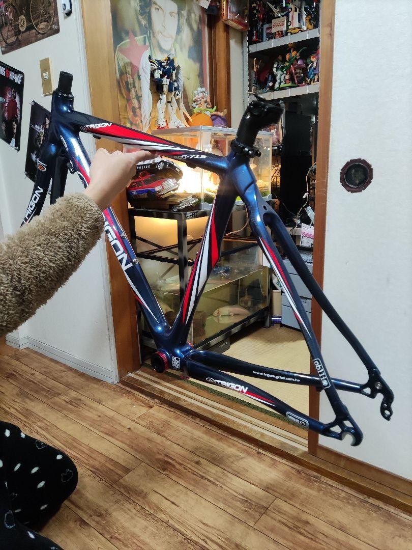 b*n様 TRIGON　EX　FULL　CARBON　MONO　BOX　VENU Trigon Carbon Fiber Triathlon Bike Frame XS - Blue Red White