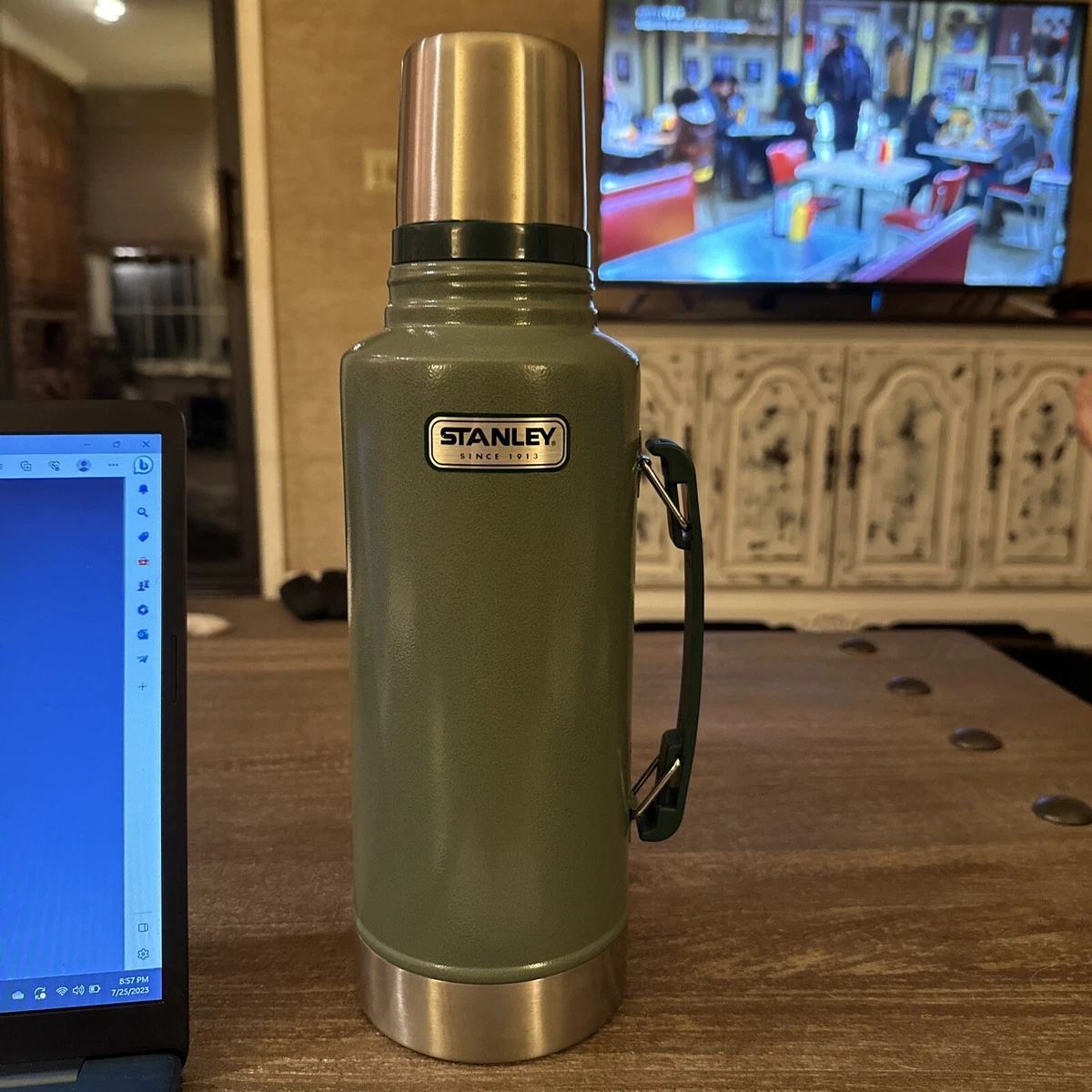 Stanley Thermos Classic Vacuum Tumbler 2 QT=1.9 L Hammertone Green Retro