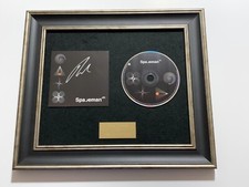 PERSONALLY SIGNED/AUTOGRAPHED NICK JONAS - SPACEMAN FRAMED CD PRESENTATION