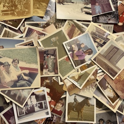 LARGE LOT OF VINTAGE PHOTOS FOUND SNAPSHOTS 200 Plus Photographs Color