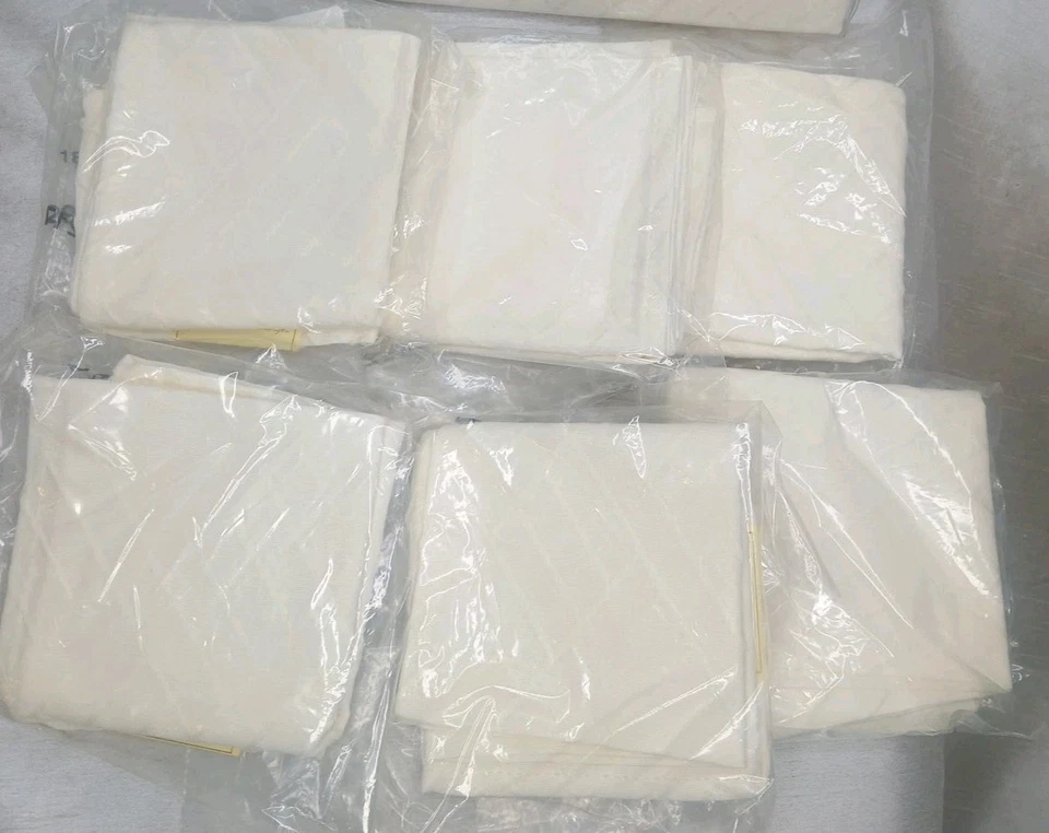 Lenox Textures Ivory Tablecloth 60x84 Oblong 6 Matching Napkins New Discontinued - Image 4 of 4