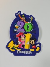 Disneyland Resort 2011 Fridge Magnet w/ Mickey Minnie Pluto Donald Goofy RARE