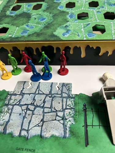 Juego de mesa Milton Bradley 1995 incompleto Goosebumps Terror in the Graveyard - Imagen 5 de 12