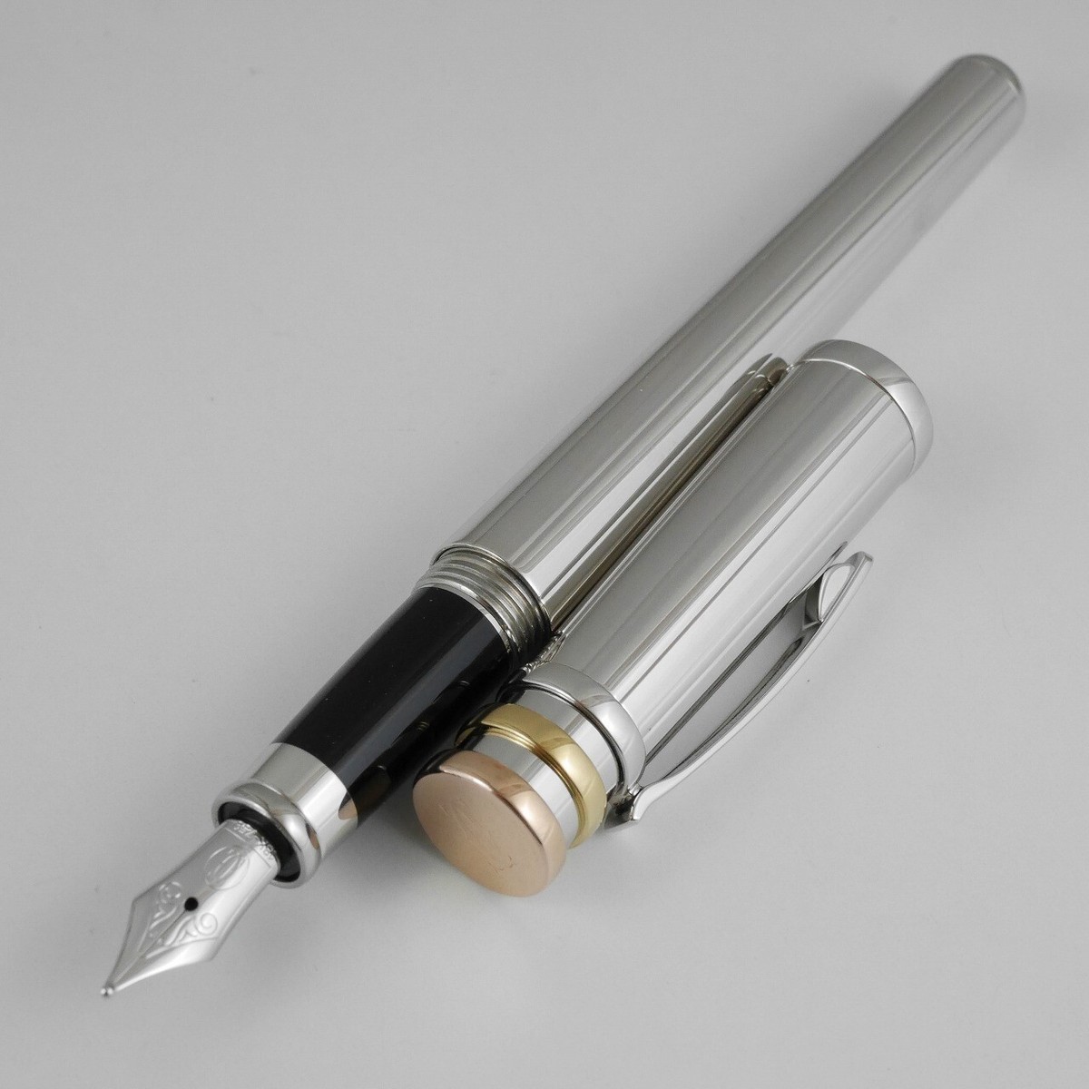 Cartier Trinity Fountain Pen M (MINT) FREE SHIPPING
