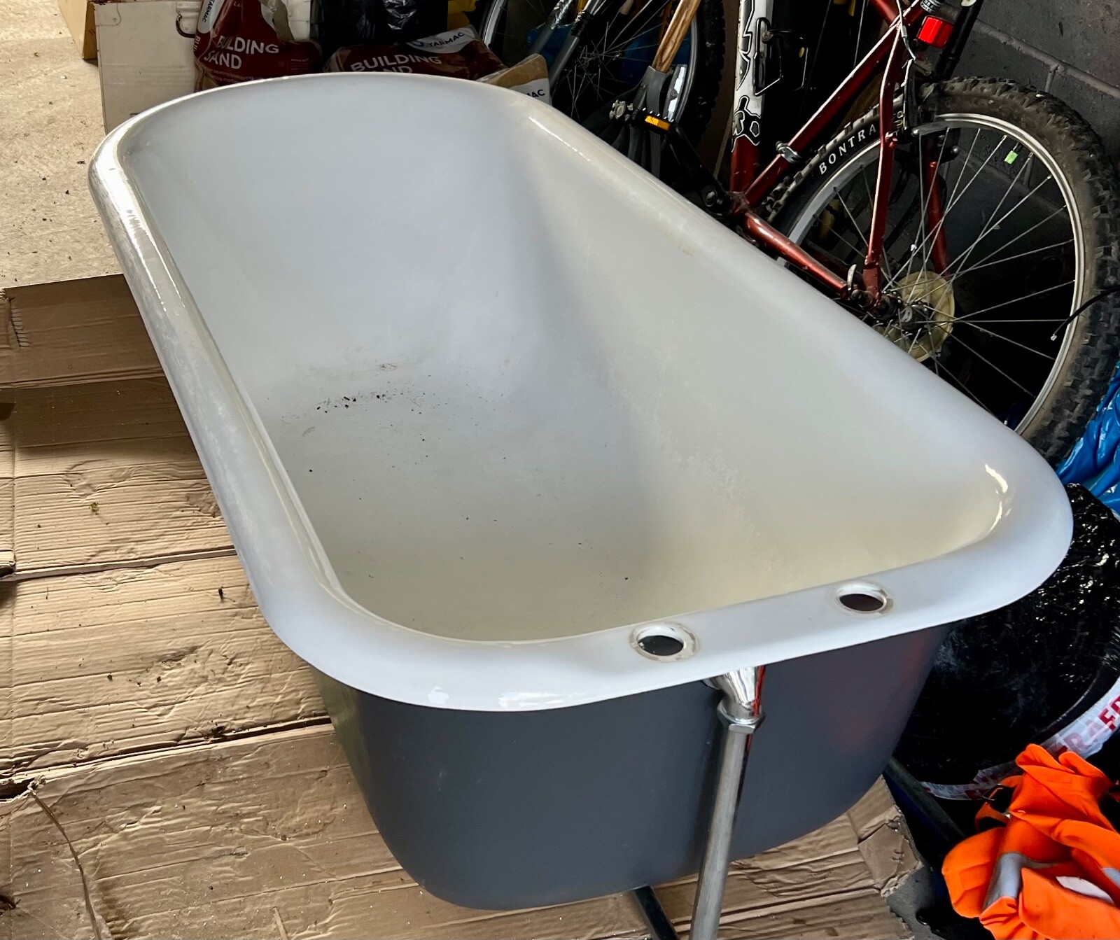 Freestanding Roll top Victorian Claw Footed Cast Iron bath eBay