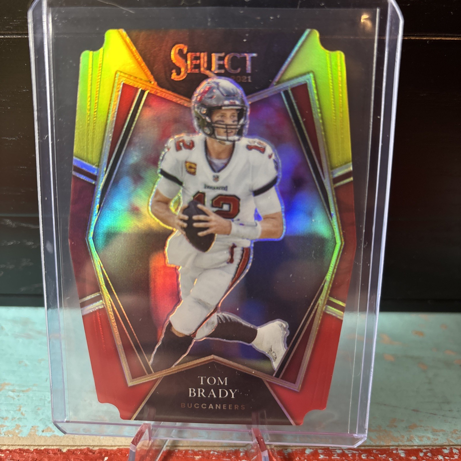 2021 Panini Select - Premier Level Tom Brady #101 Red & Yellow Prizm Die-Cut