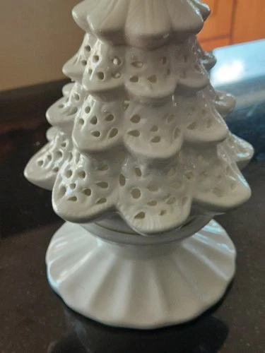 Yankee Candle Cut Work On Christmas Tree Votive With Holder - product listing photo
