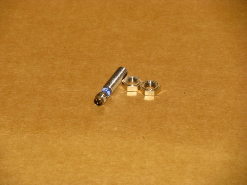 Telemecanique XS1N08PA340S Induktiver Näherungsschalter - Bild 1 von 4