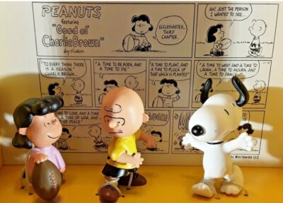 Schleich PEANUTS スヌーピー フィギュア30体 ディスプレイ Schleich PEANUTS CLASSIC Football SCENERY Snoopy, Charlie Brown
