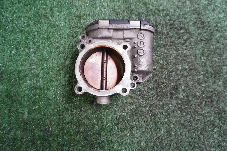 Volvo S60 2012 2,5 L carrocería del acelerador fabricante original 136 k millas Foto 3 de 3