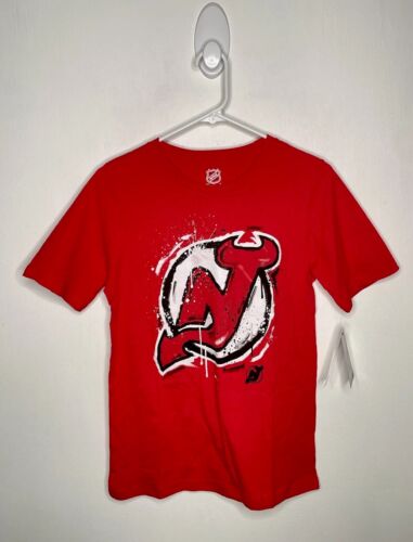 NHL New Jersey Devils Graffiti Logo Shirt Boys Sizes Short Sleeve Red Ice Hockey - Picture 1 of 4