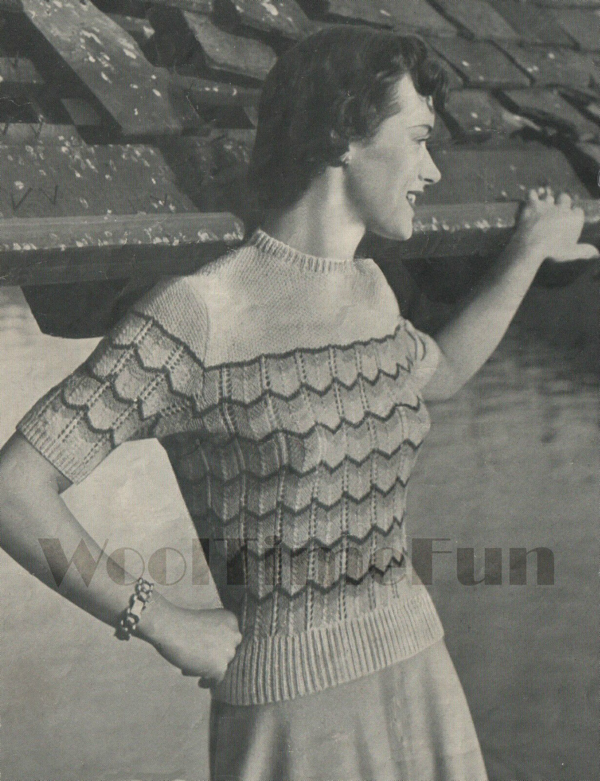 Knitting Pattern Ladies 1940s Chevron Design Jumper.  34 to 36 Inch Bust.