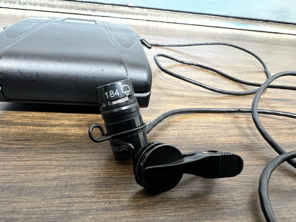 Shure U1-M4 Transmitter 662-692MHz Wireless Bodypack With Shure 184 Working - Image 2 of 4