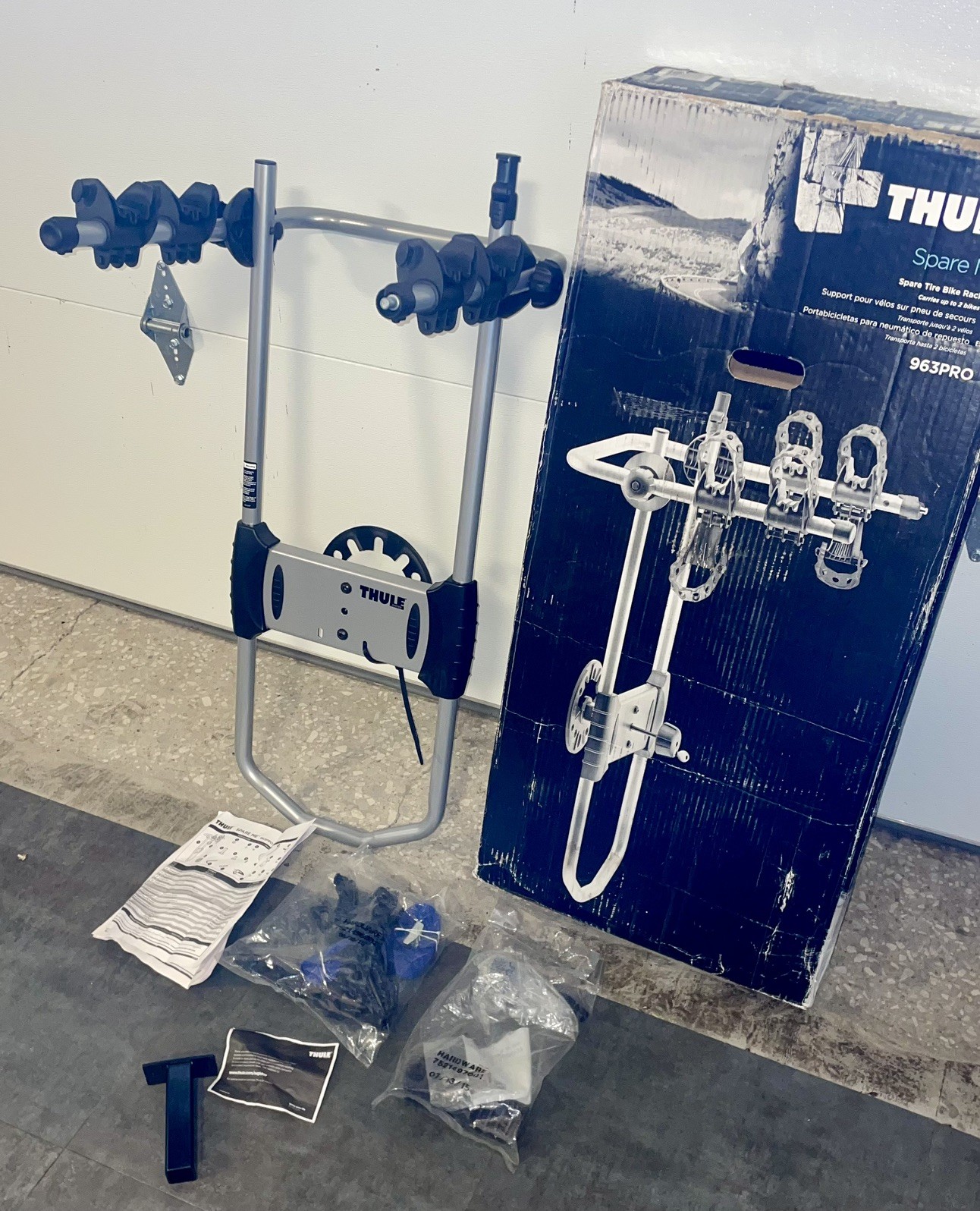 Thule Spare Me Pro 963PRO Spare Tire Bike Rack 2-Bike Anti-S