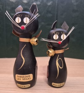 Vintage Las Vegas Magnetic Cat Salt Pepper Shakers Black MCM Retro Decor NEW box
