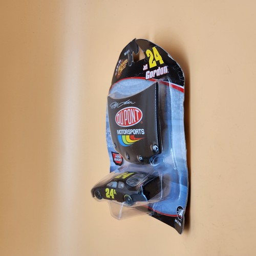 Jeff Gordon Diecast Car Set Hood Magnet DuPont 24 NASCAR Winner's Circle New - Picture 2 of 5