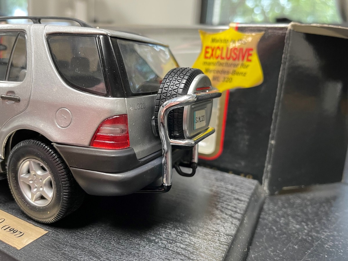 1:18 Maisto 1997 Mercedes Benz ML 320 Silver | eBay