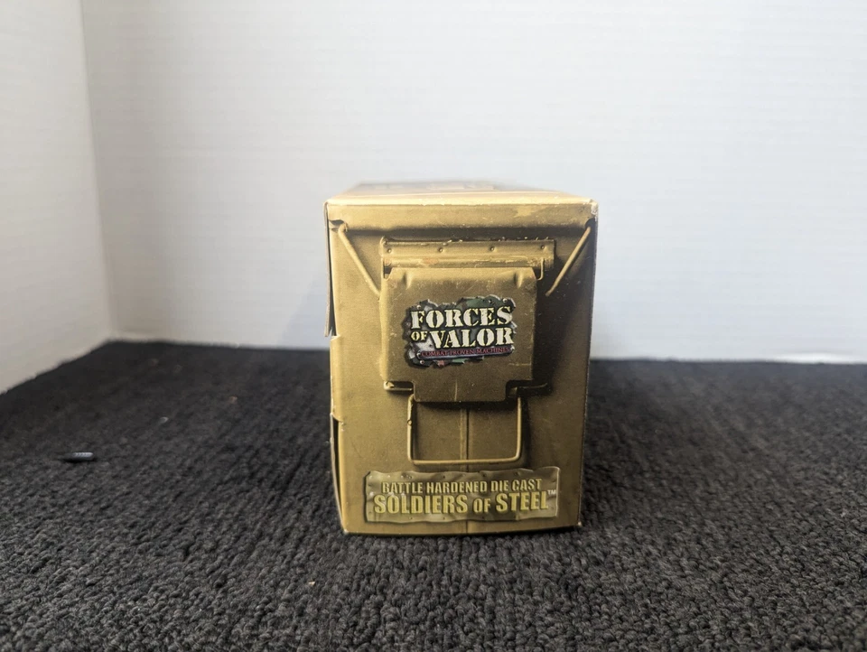 Forces of Valor 1:32 die cast U.S. Marines Baghdad 2003 Corporal Rodriguez A9 - Image 2 of 4
