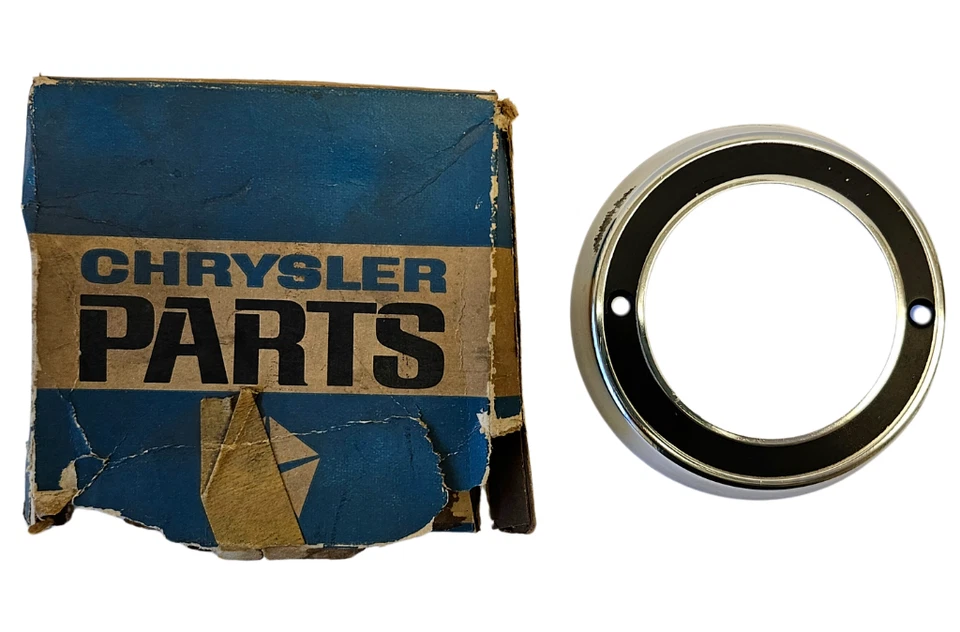 Lámpara de domo de luz Plymouth Chrysler Dodge 1964-1966 lente bisel 2581028 nuevo en stock Foto 2 de 4