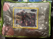 Ultra Soft Baby Borrego Blanket, ultra warm baby blanket for boys and girls.