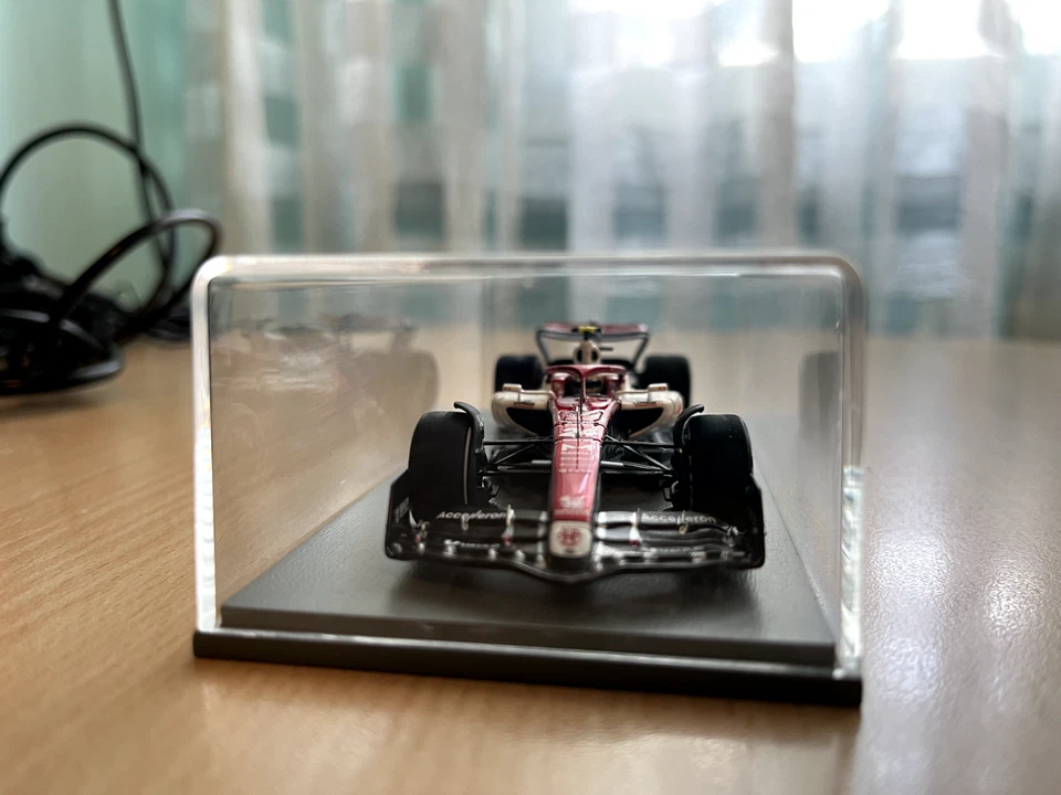 Spark Alfa Romeo Sauber C42 Zhou Guanyu #24 Italian gp 2022 1:43 - Immagine 4 di 4